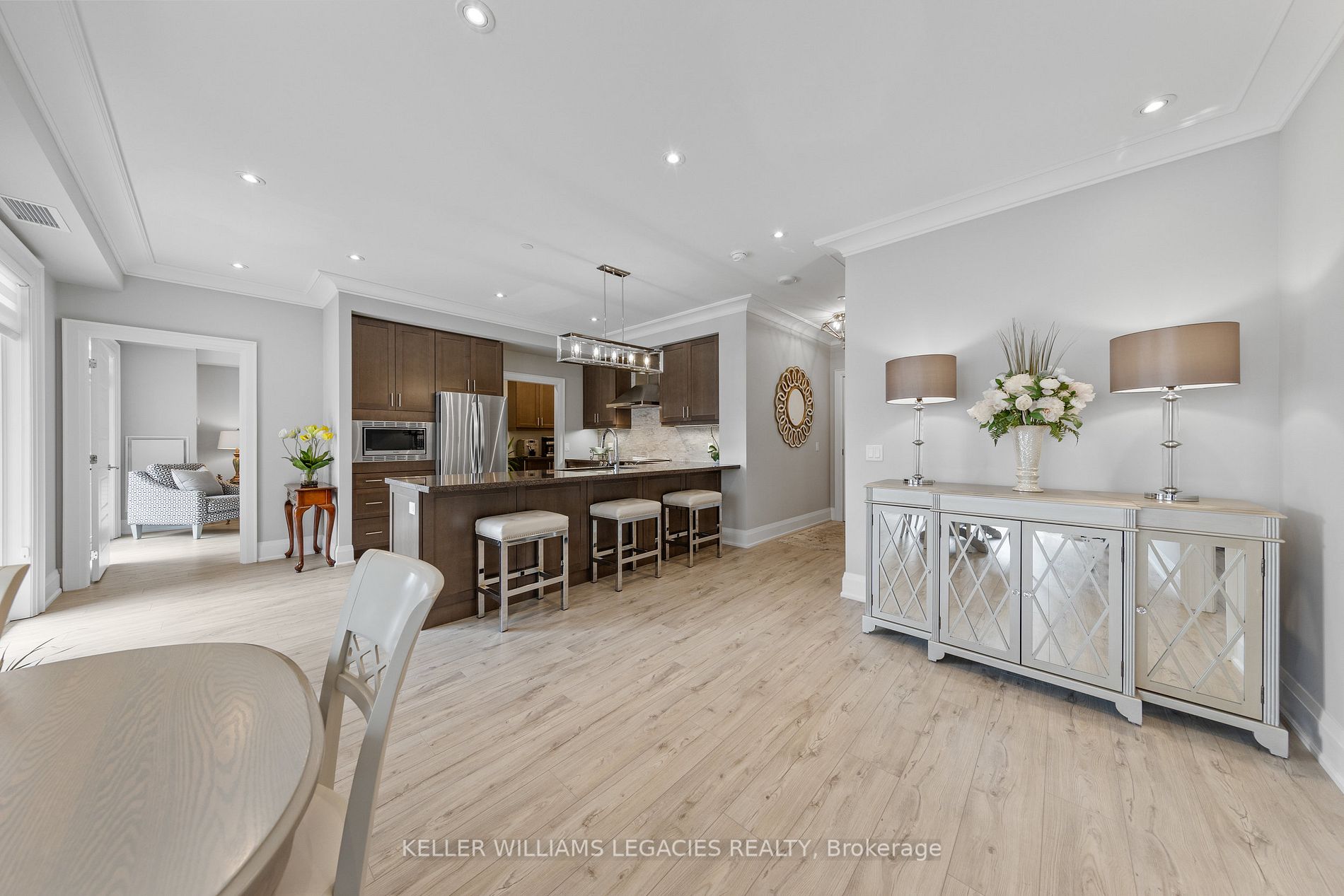 7 Bond Crescent, #222