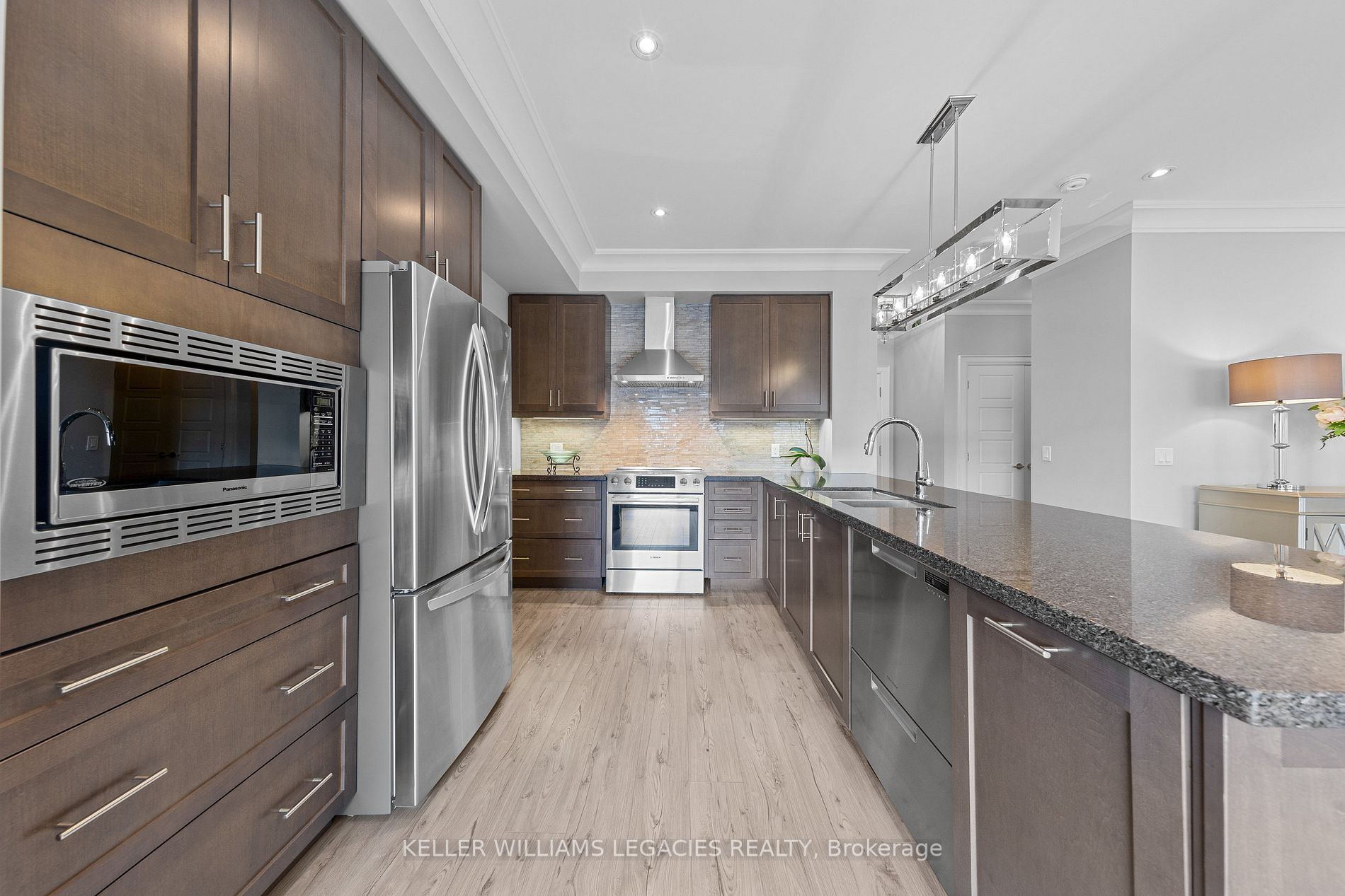 7 Bond Crescent, #222