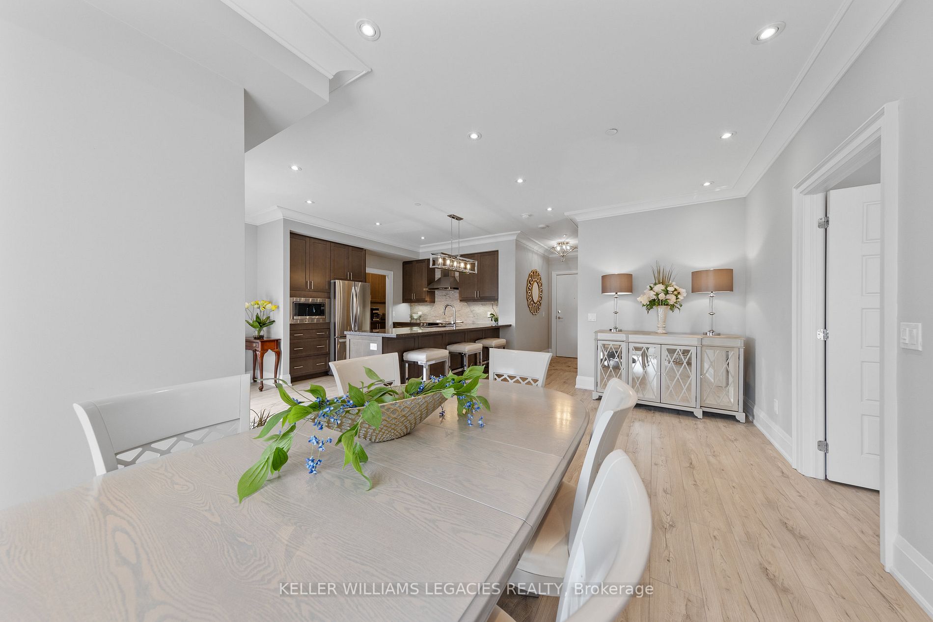 7 Bond Crescent, #222