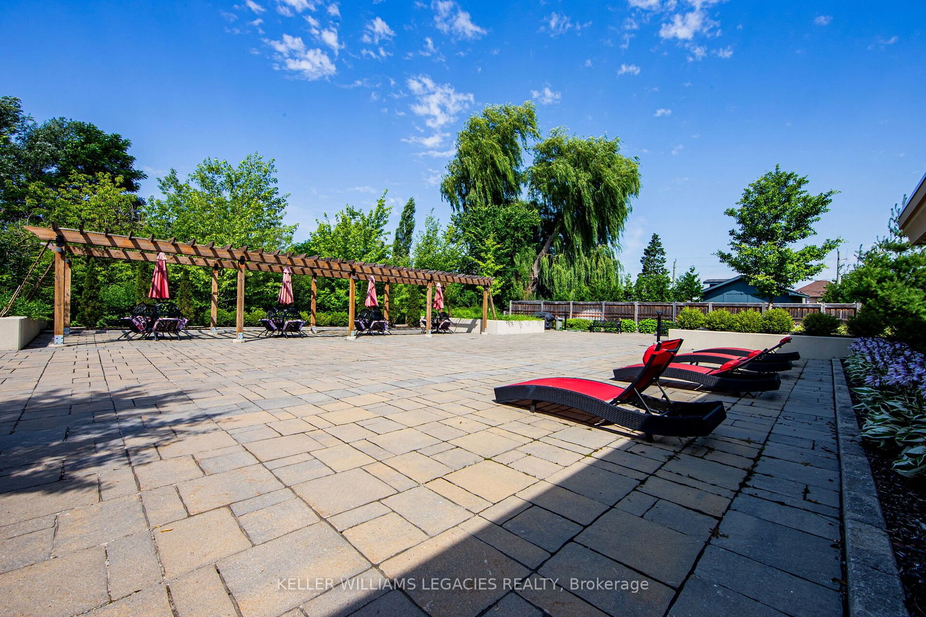 7 Bond Crescent, #222