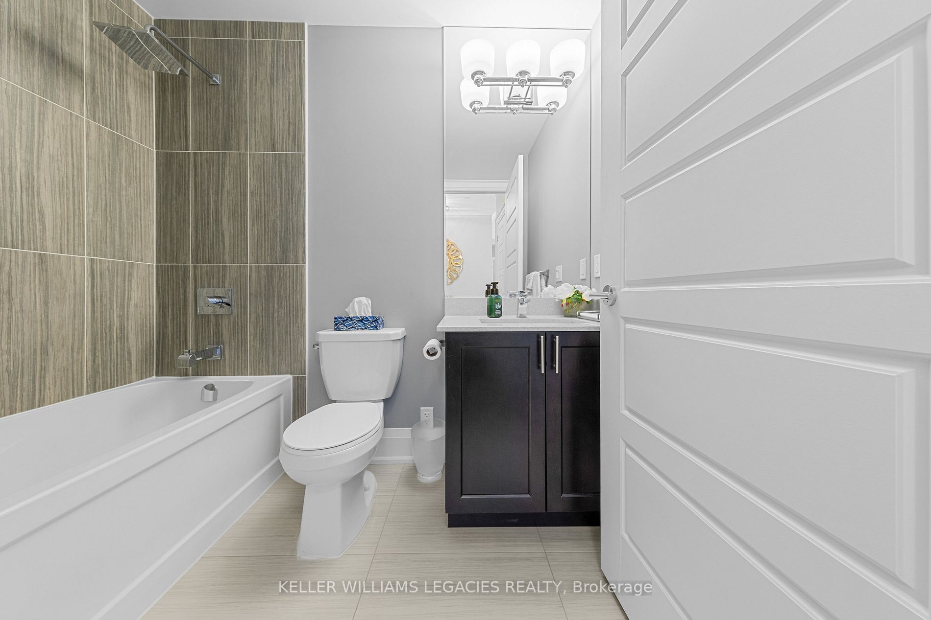7 Bond Crescent, #222