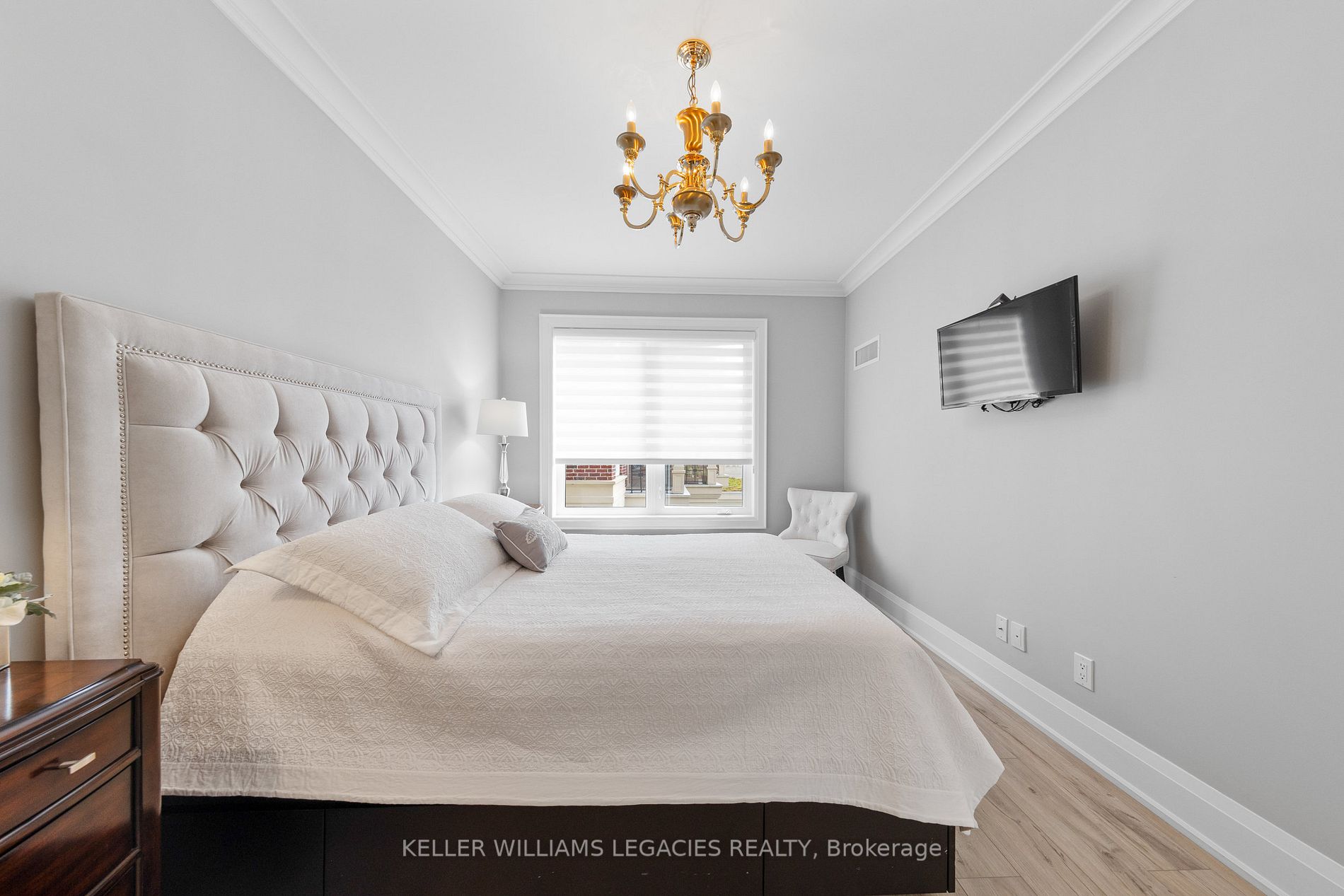 7 Bond Crescent, #222