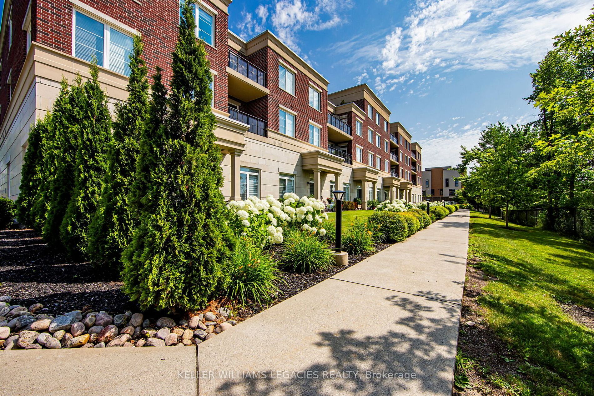 7 Bond Crescent, #222