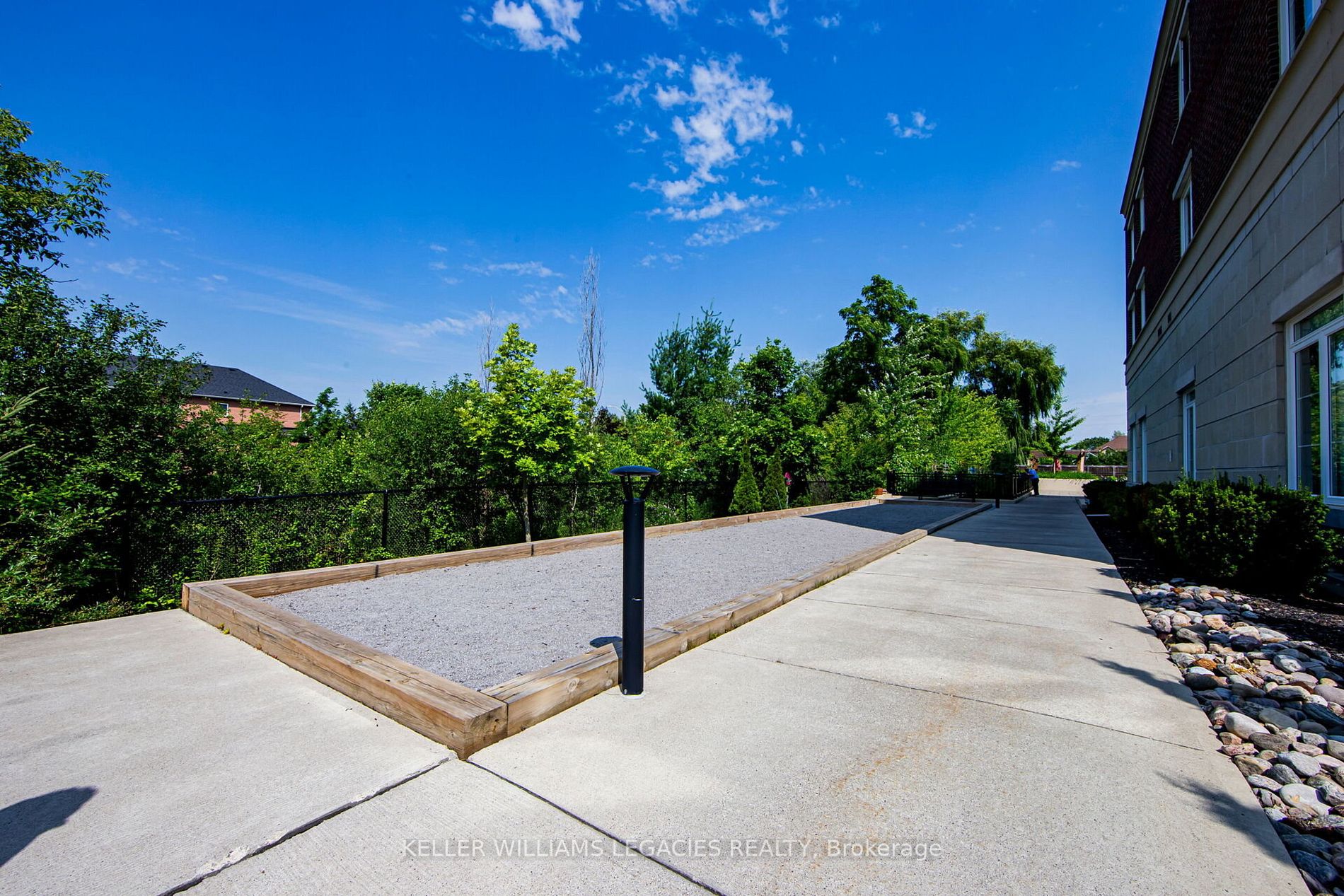 7 Bond Crescent, #222