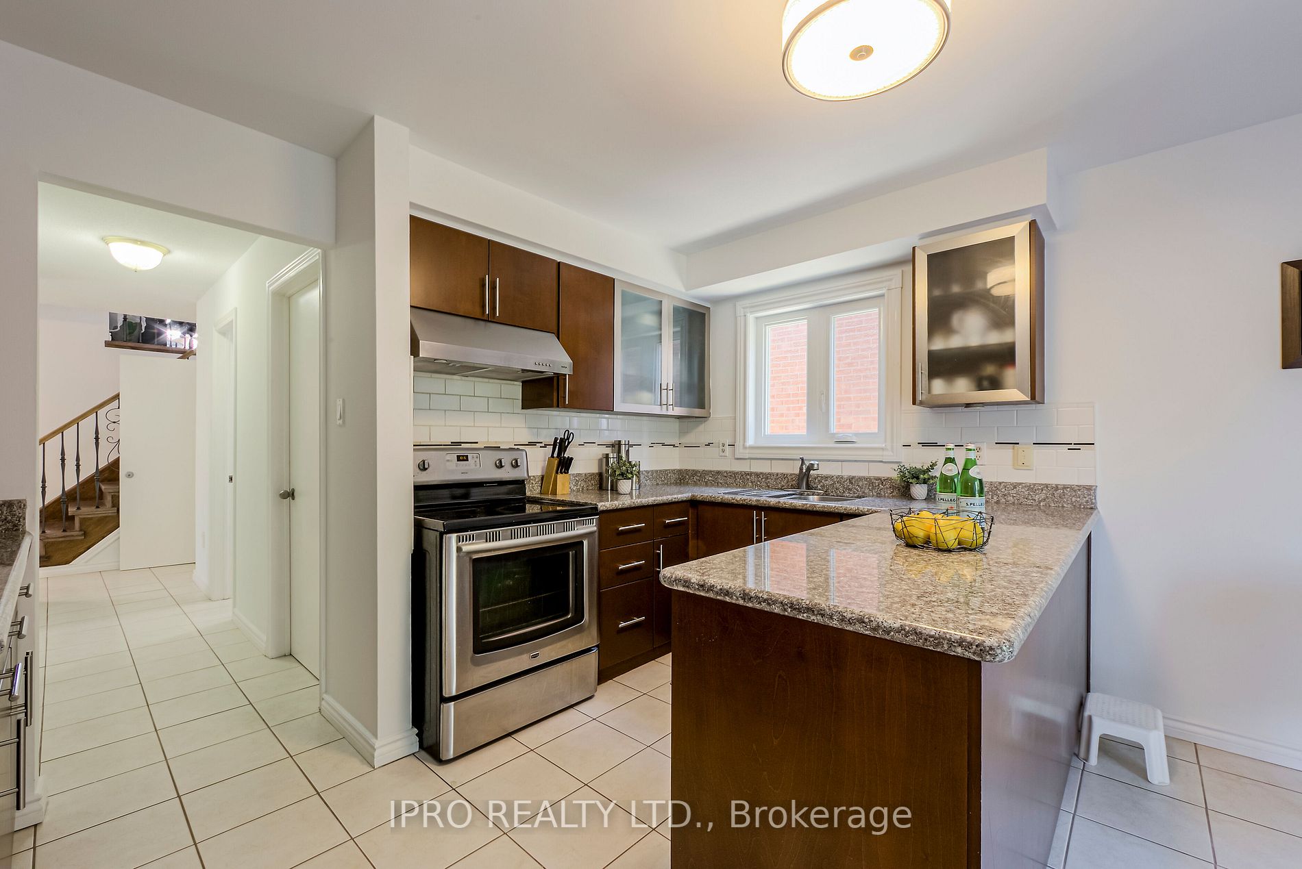 194 Bernard Ave