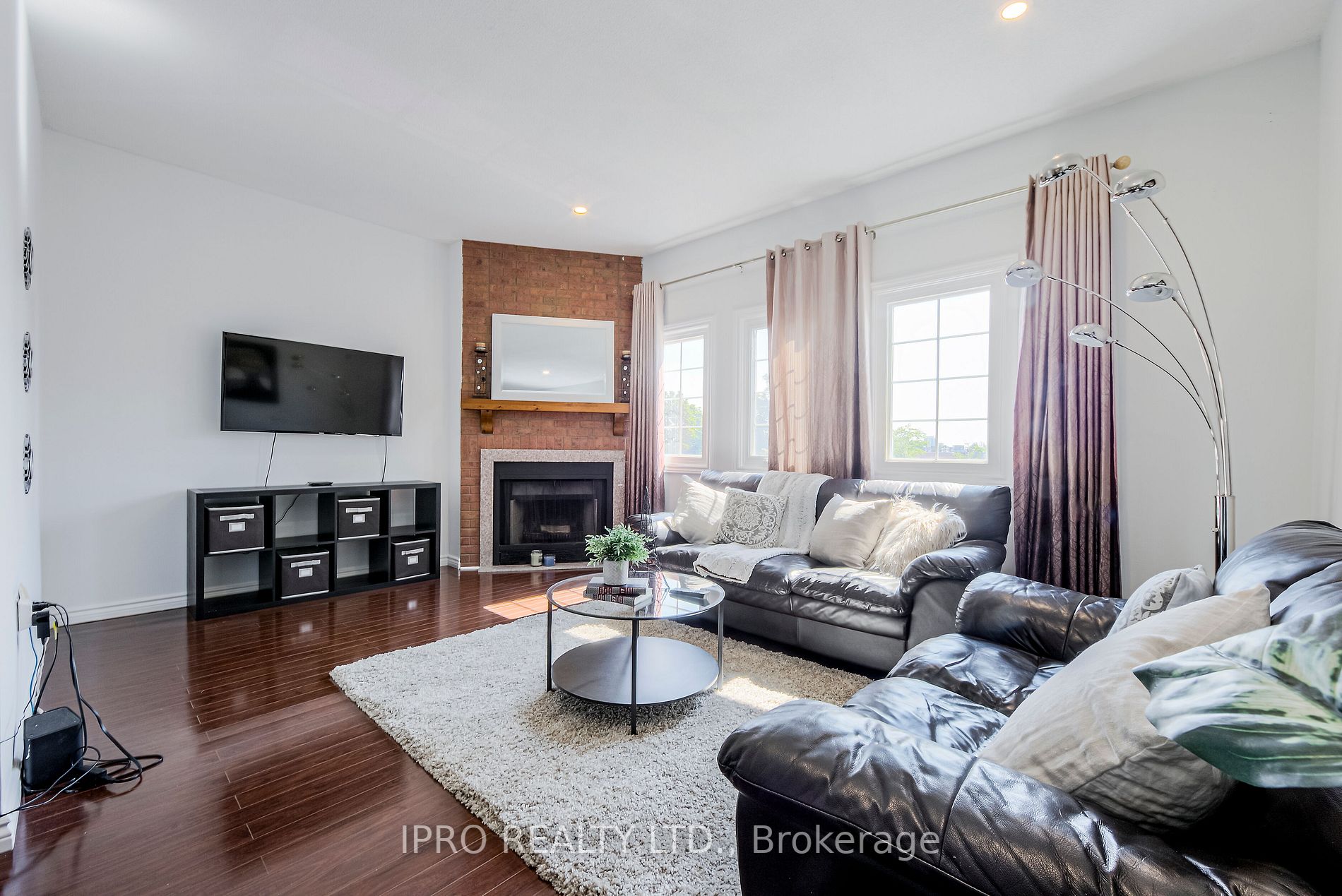 194 Bernard Ave