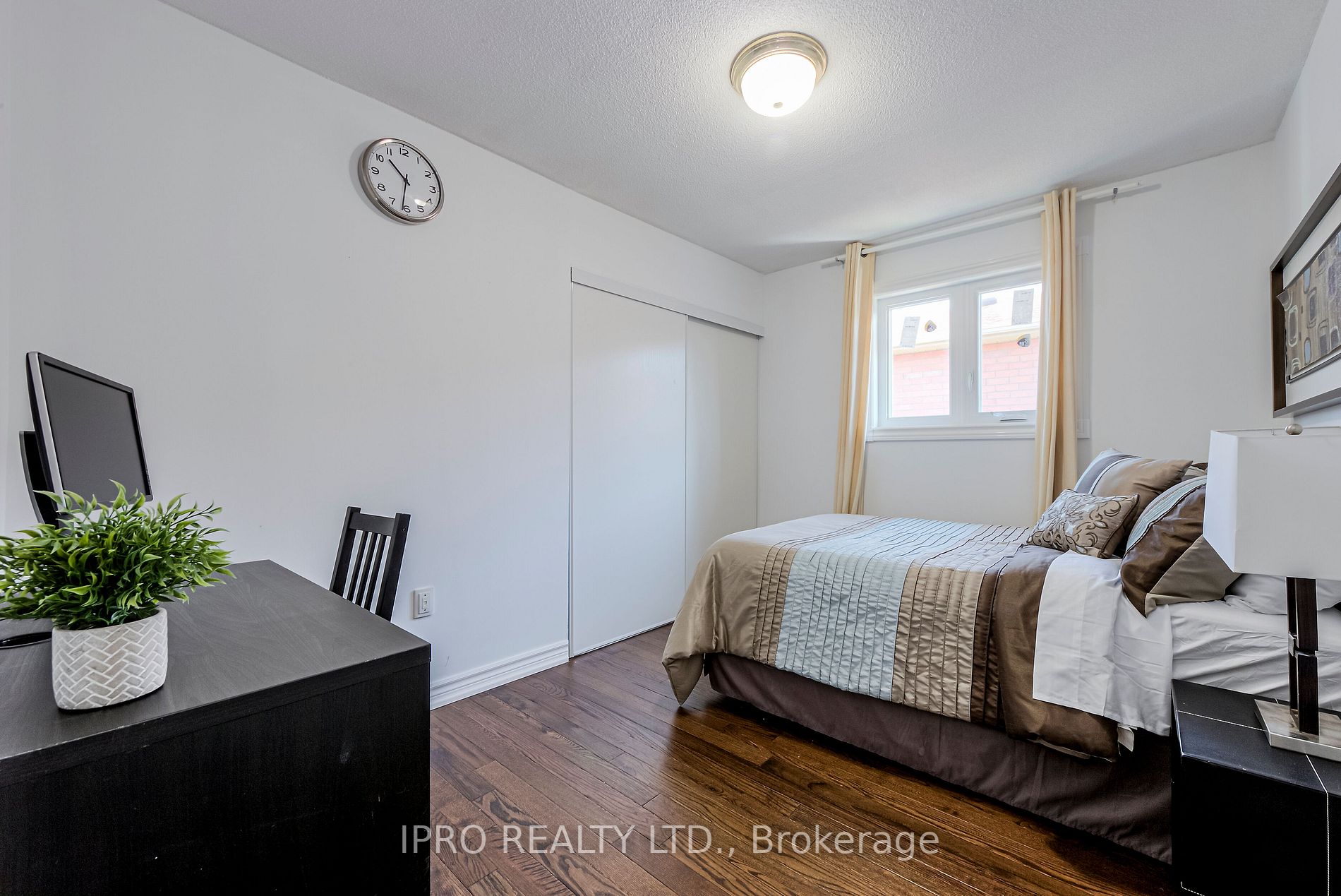 194 Bernard Ave