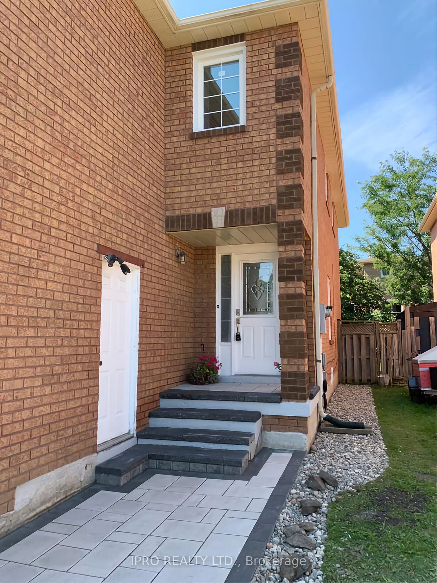194 Bernard Ave