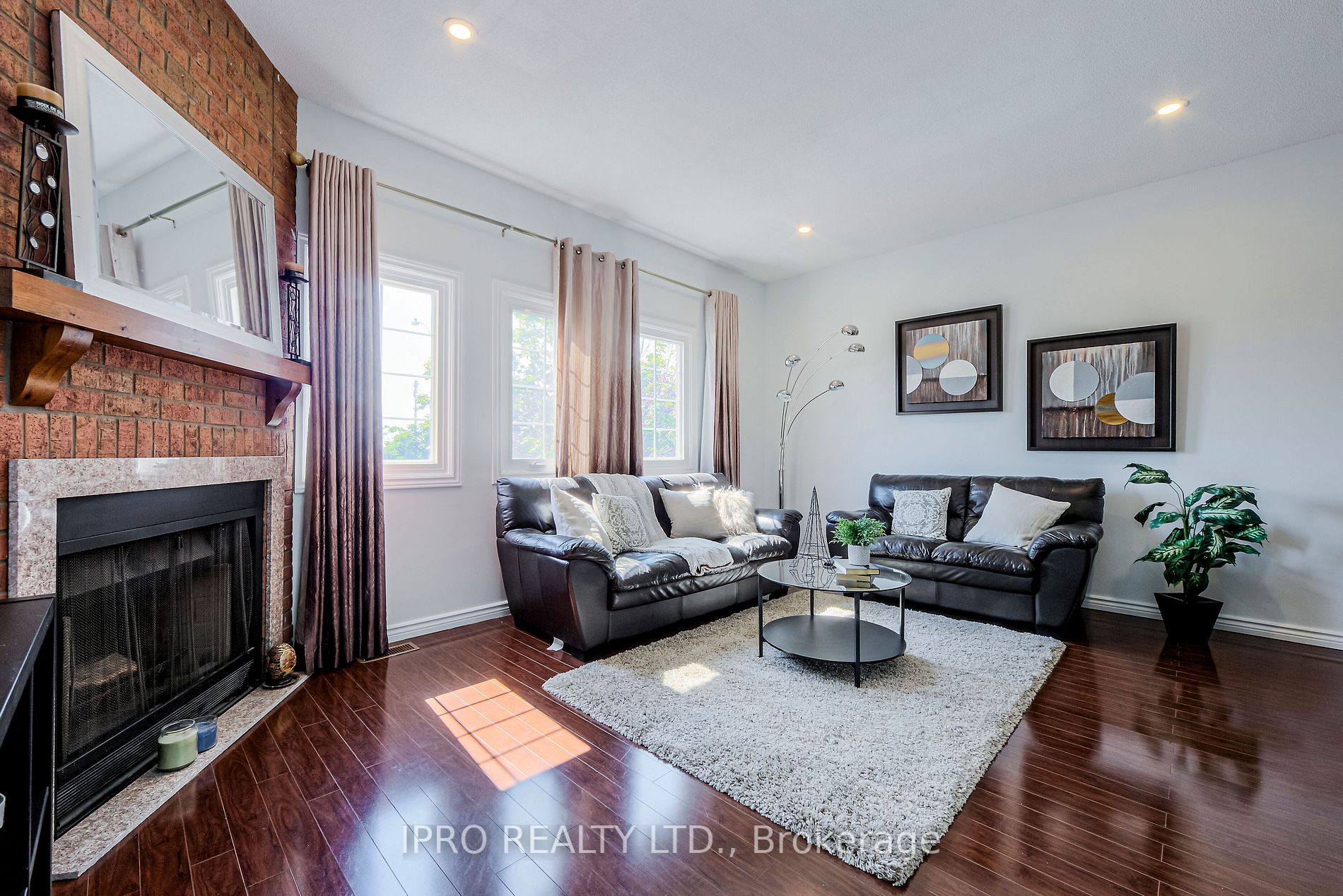194 Bernard Ave