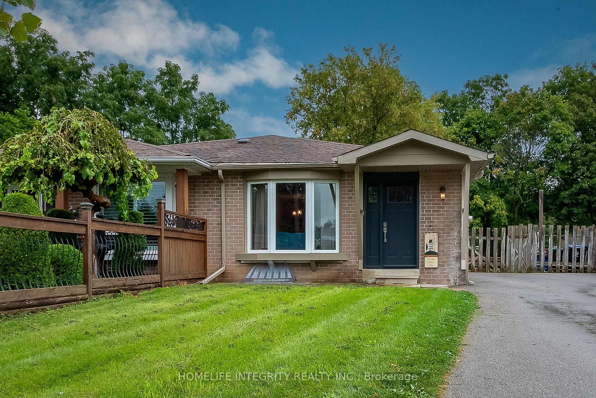 21 Stewart Ave