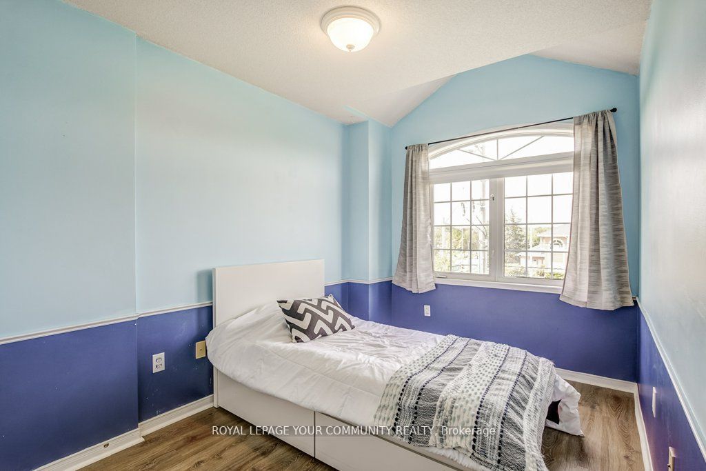 10 Old Colony Road, #22