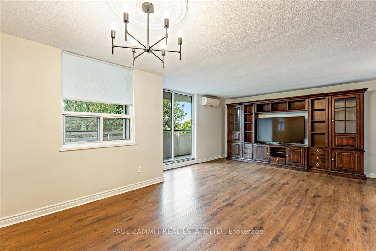 1 Royal Orchard Boulevard, ##510