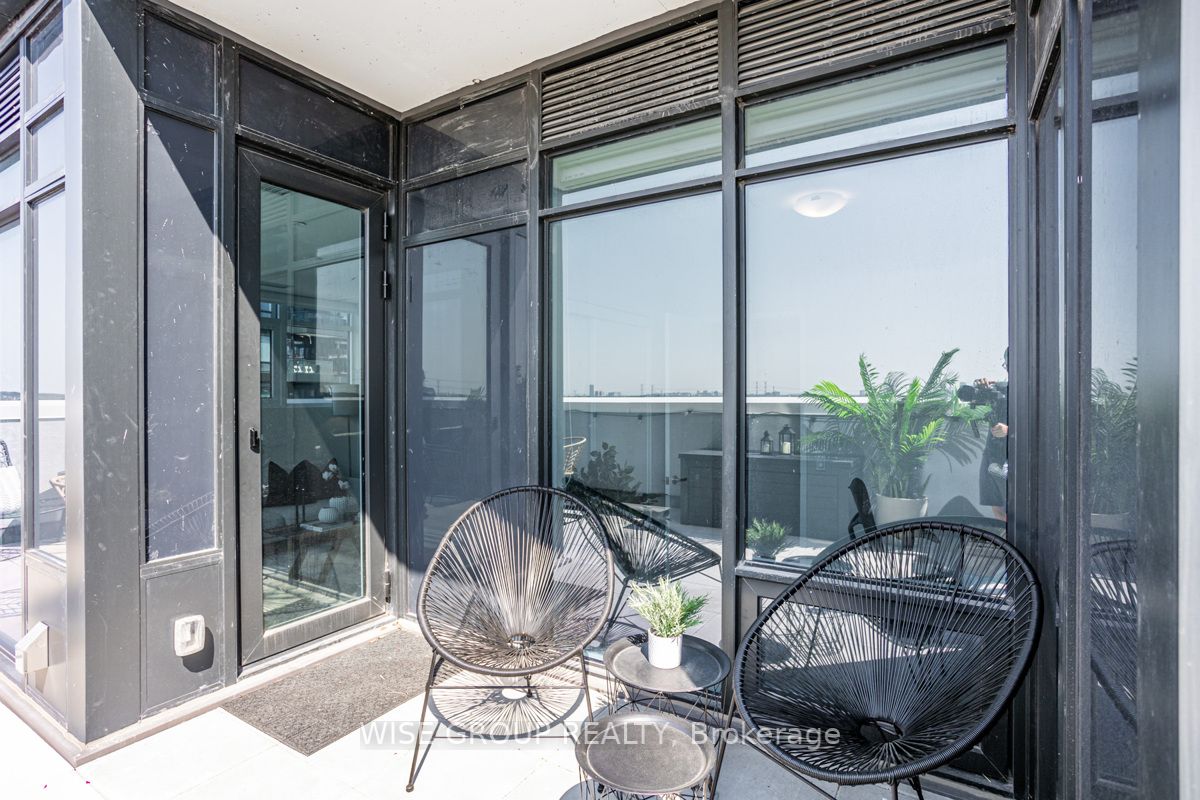 8868 Yonge St, #907E