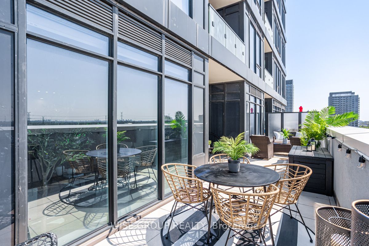 8868 Yonge St, #907E