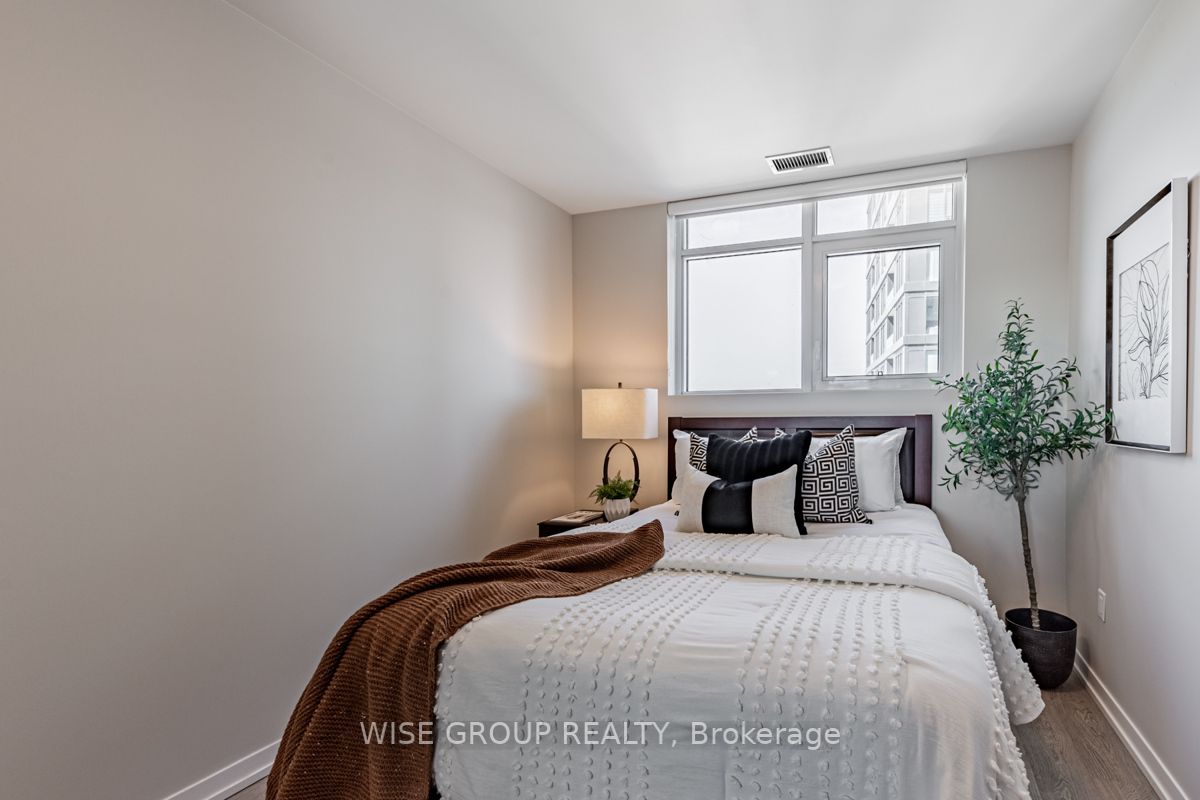 8868 Yonge St, #907E