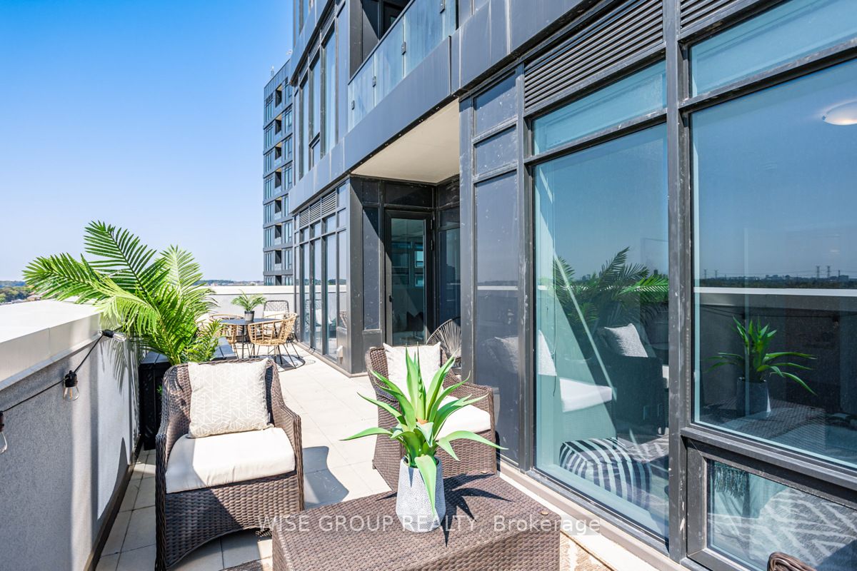 8868 Yonge St, #907E
