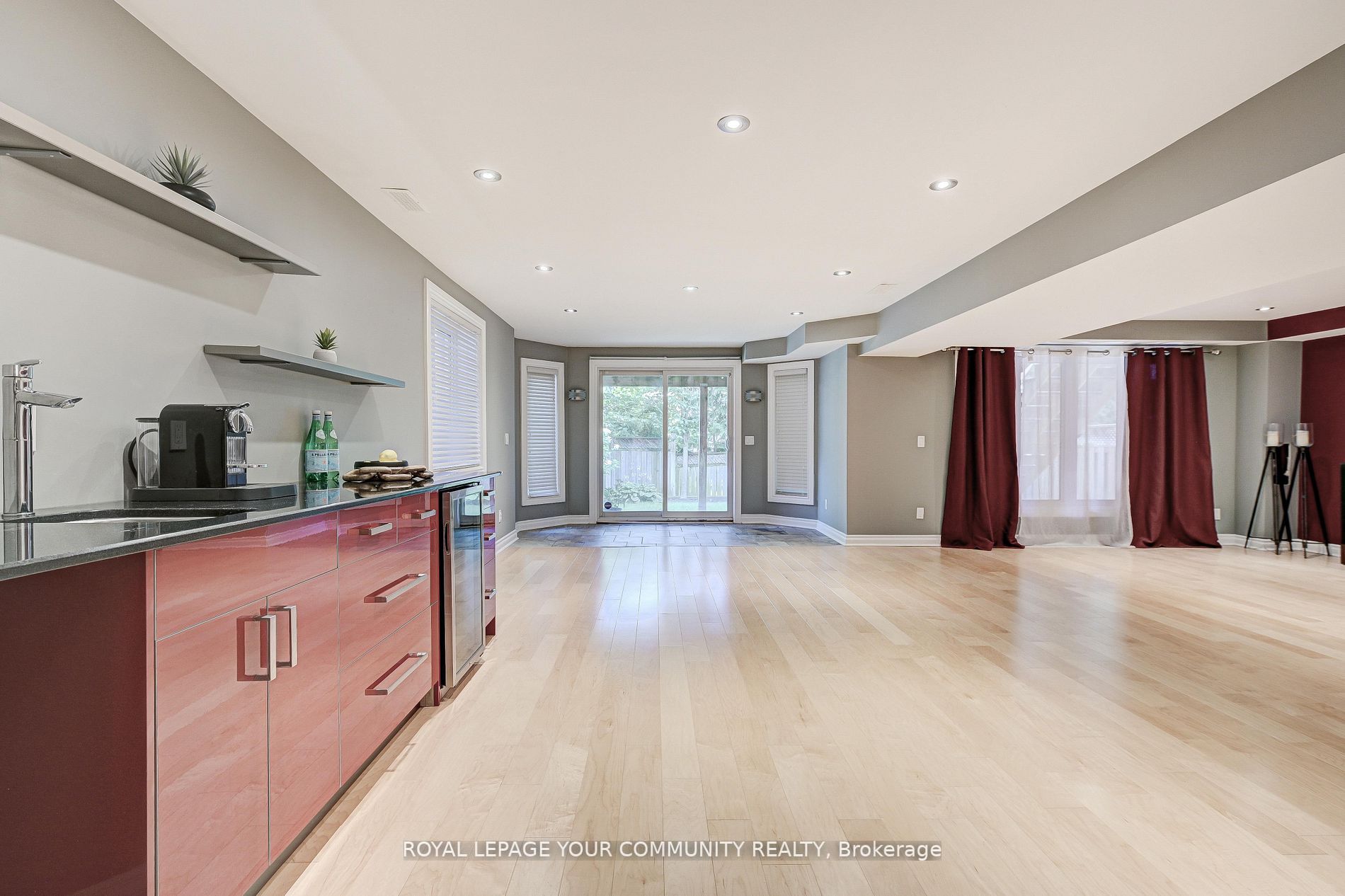 63 Woodbury Cres