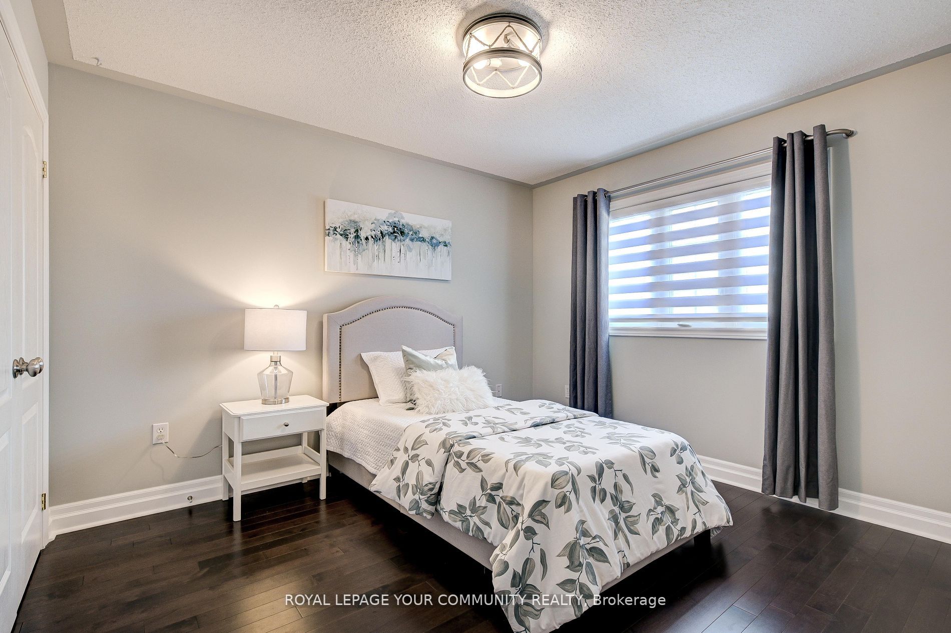 63 Woodbury Cres