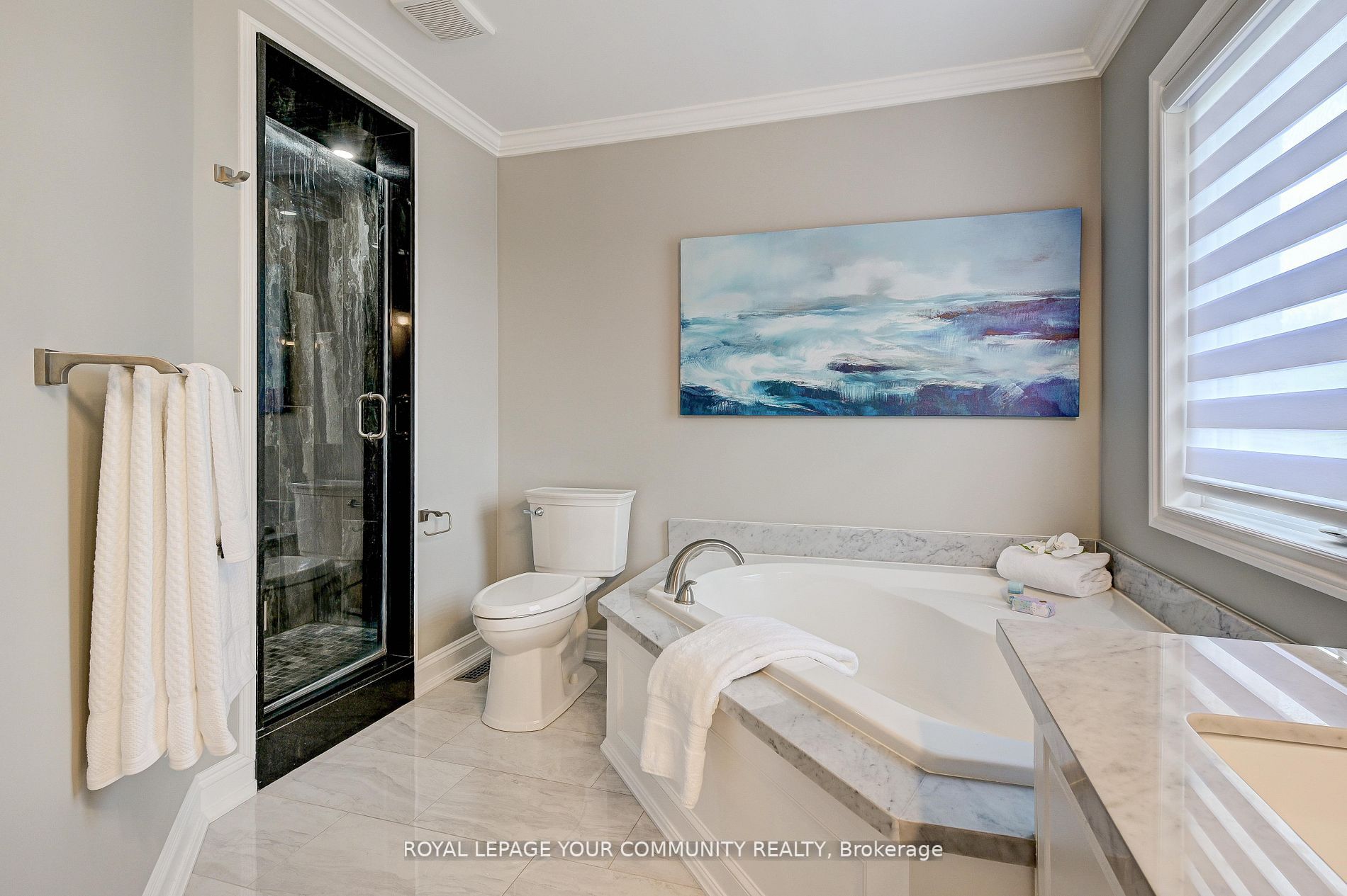 63 Woodbury Cres