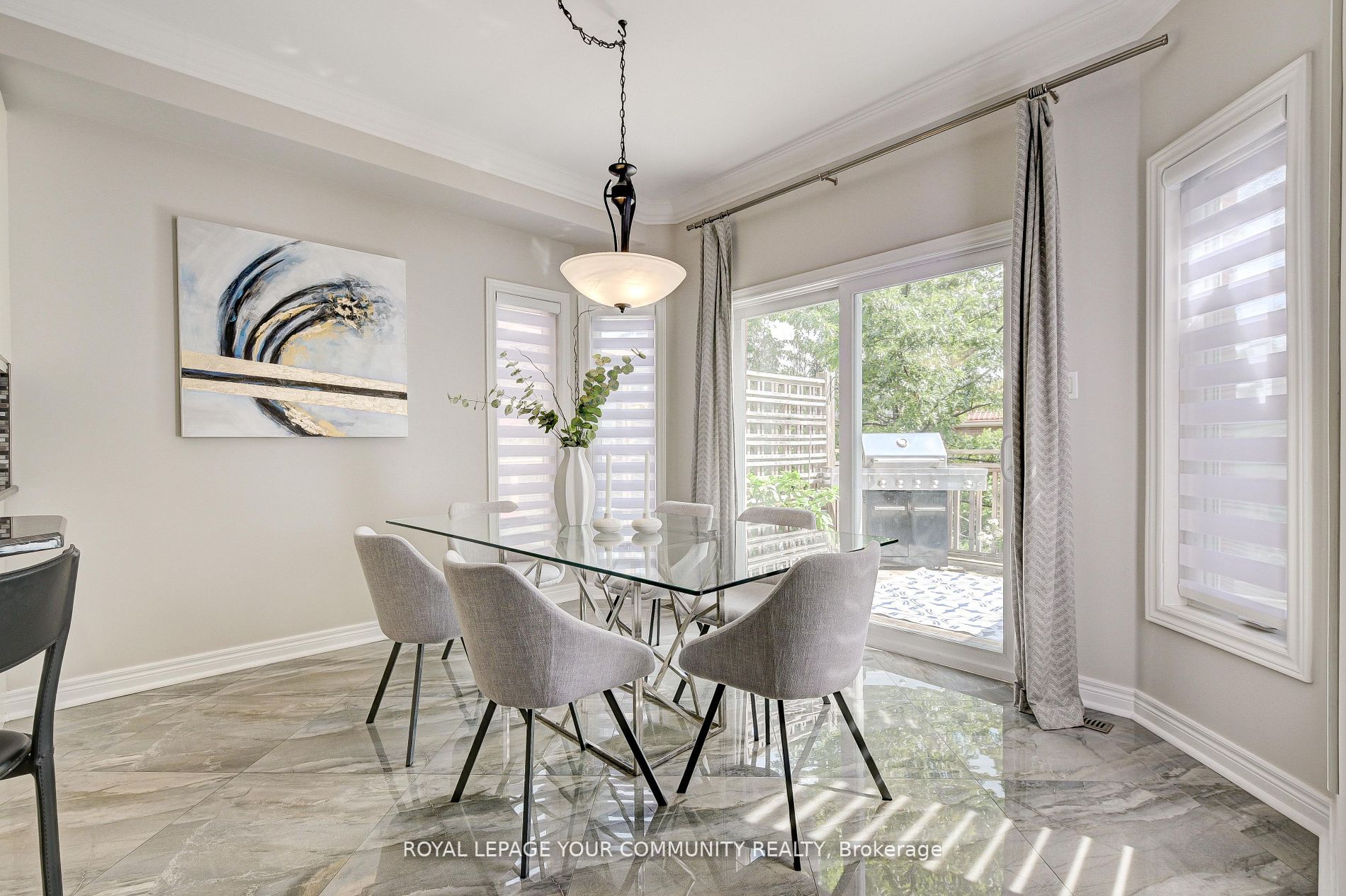 63 Woodbury Cres