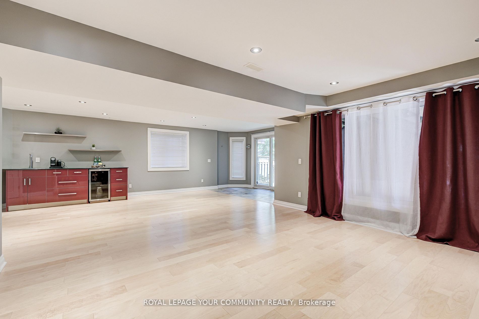 63 Woodbury Cres