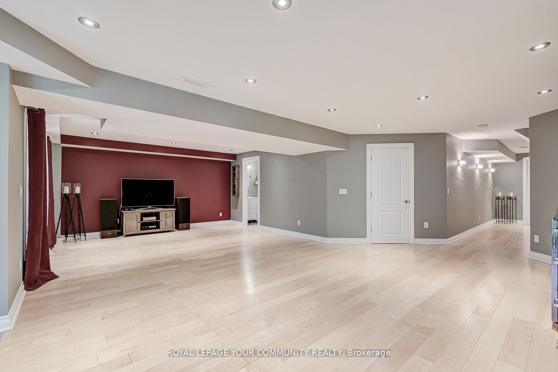 63 Woodbury Cres