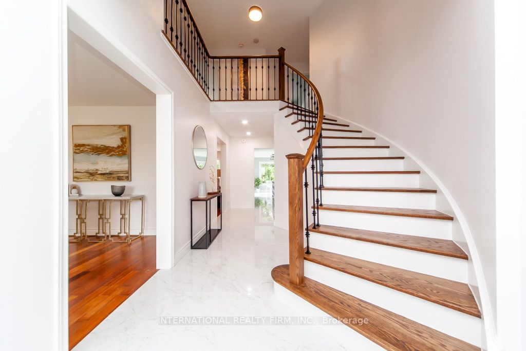 11 Coates Cres