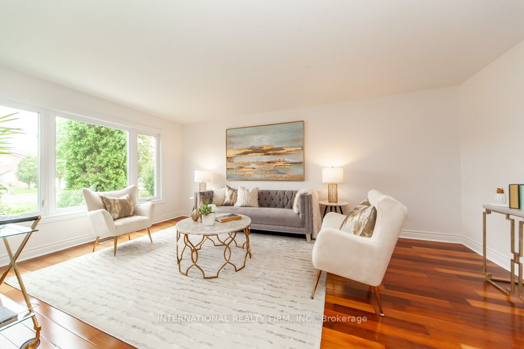 11 Coates Cres