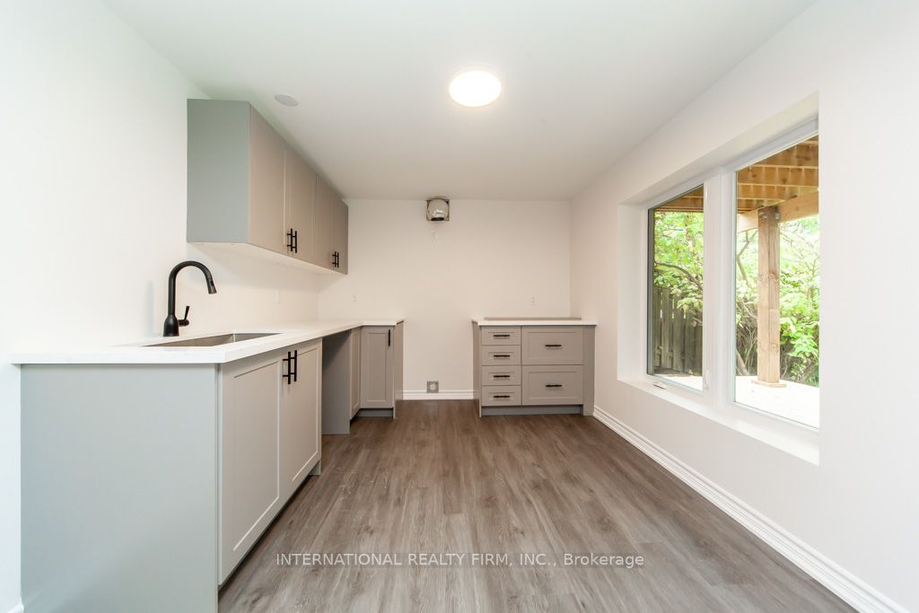 11 Coates Cres