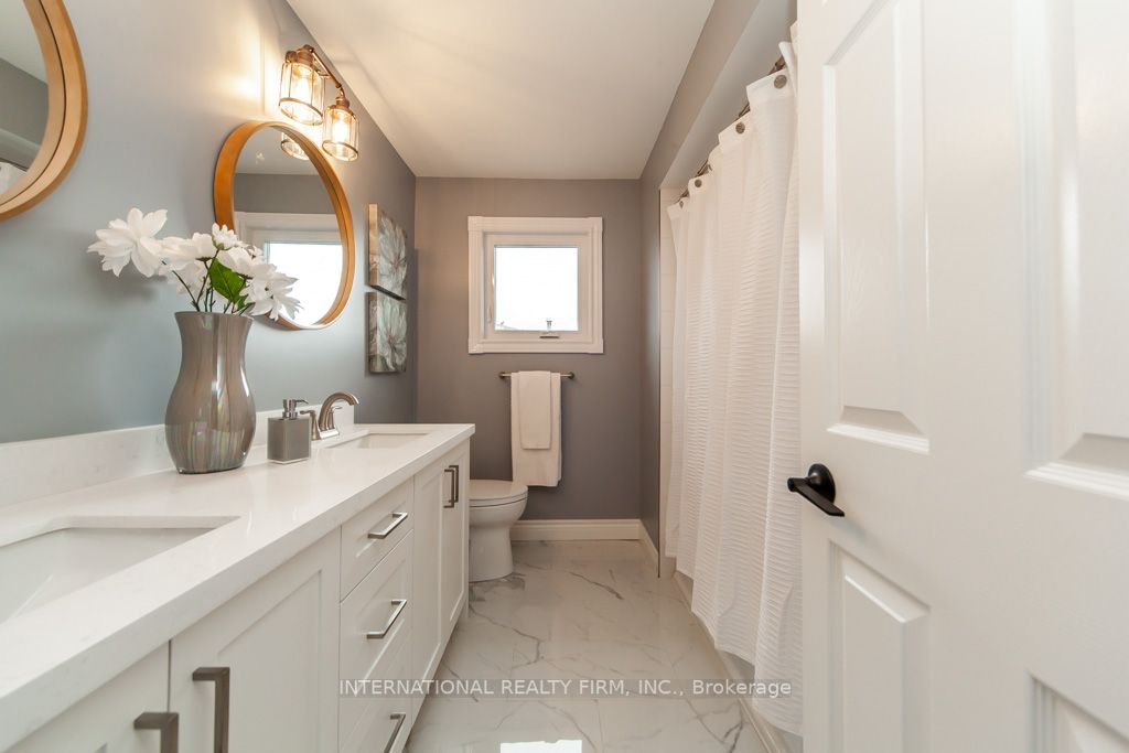 11 Coates Cres