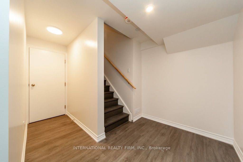 11 Coates Cres