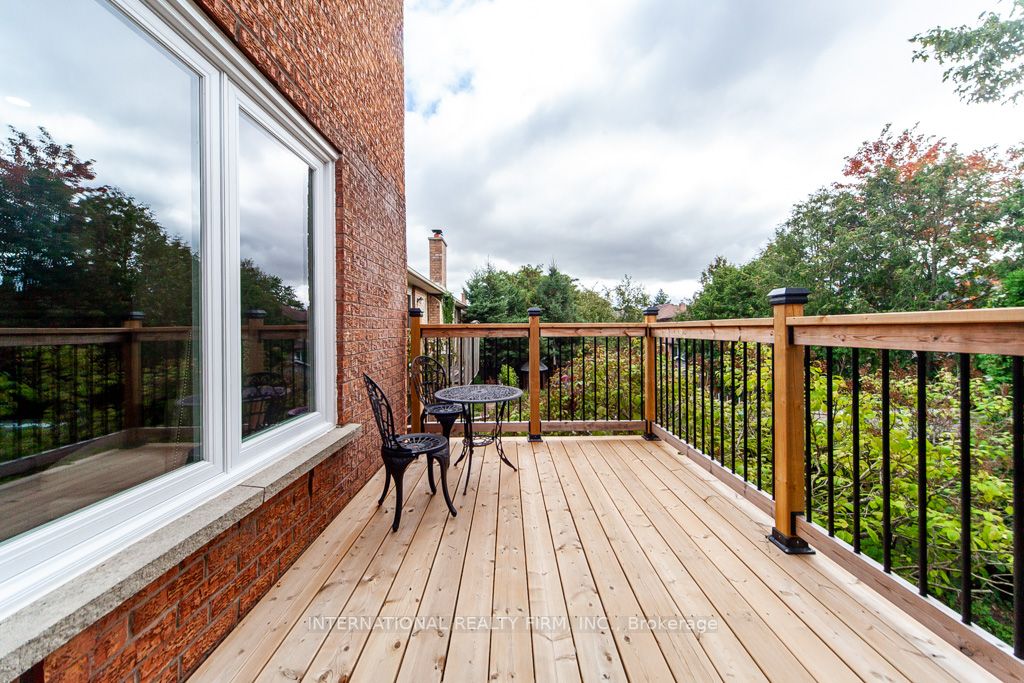 11 Coates Cres