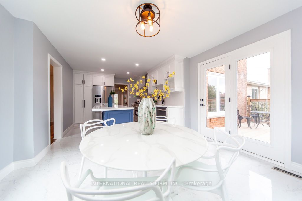 11 Coates Cres