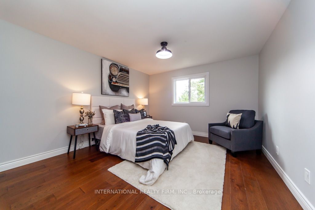11 Coates Cres