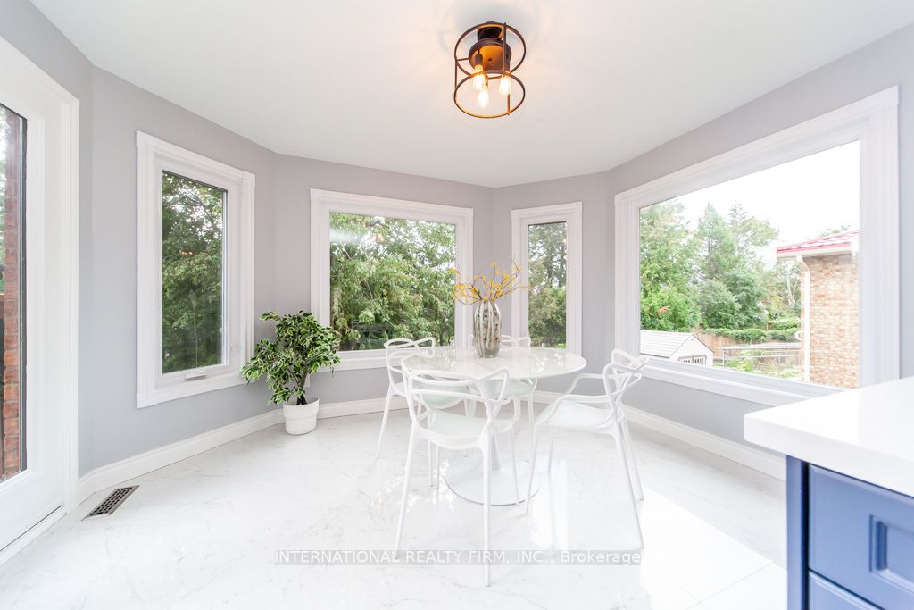 11 Coates Cres