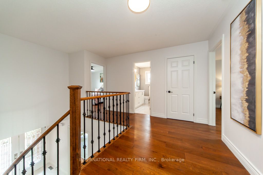 11 Coates Cres