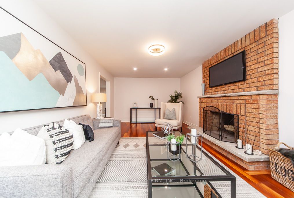 11 Coates Cres