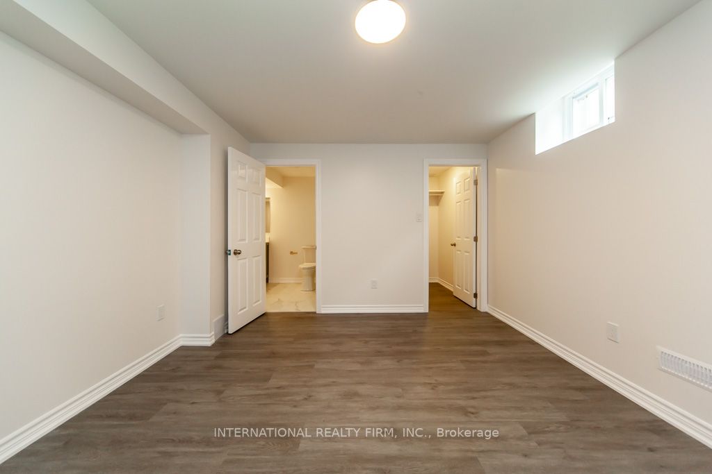 11 Coates Cres