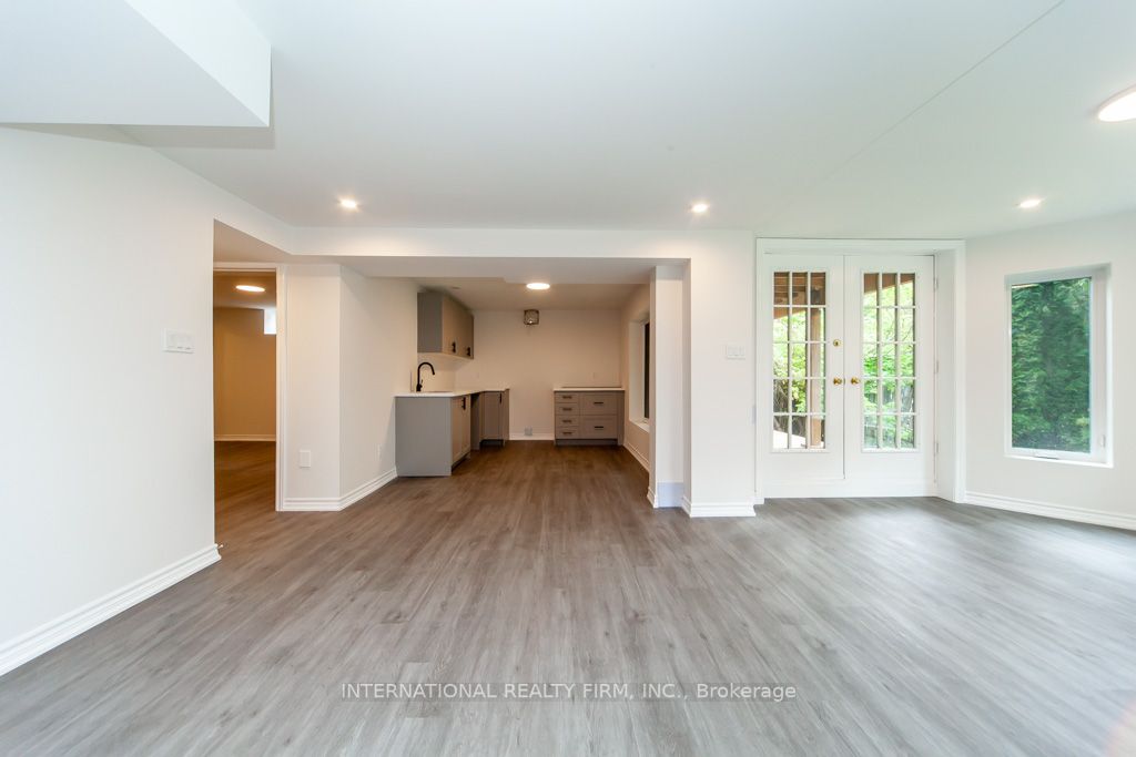 11 Coates Cres