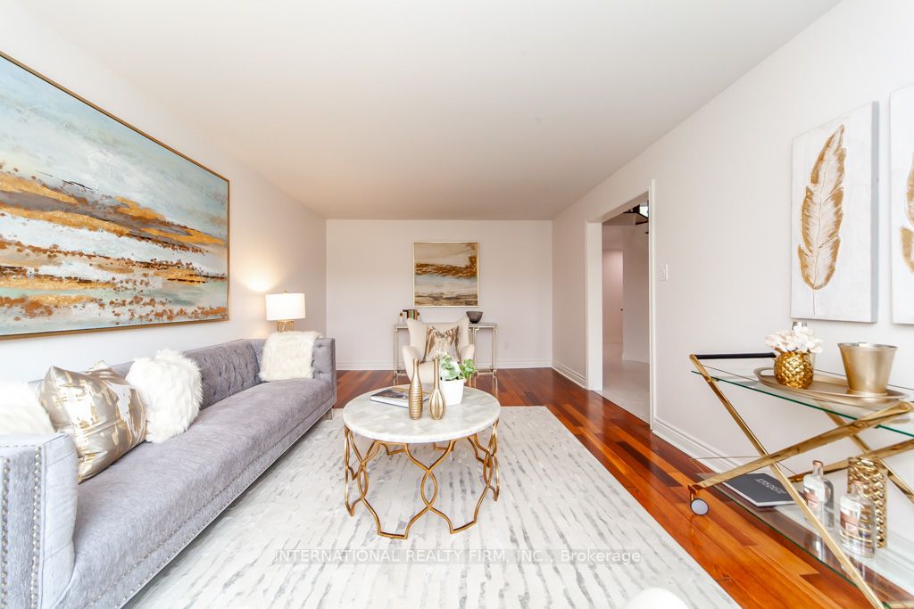 11 Coates Cres