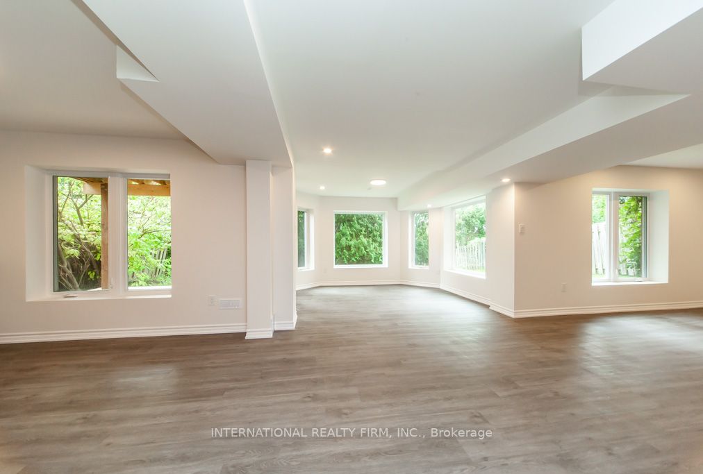 11 Coates Cres