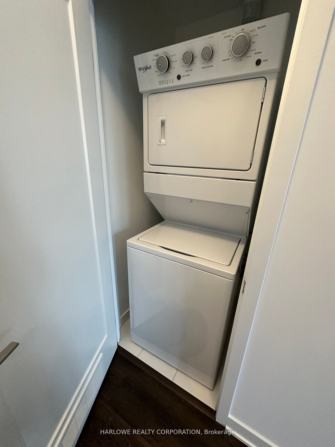 95 Oneida Cres, #1705