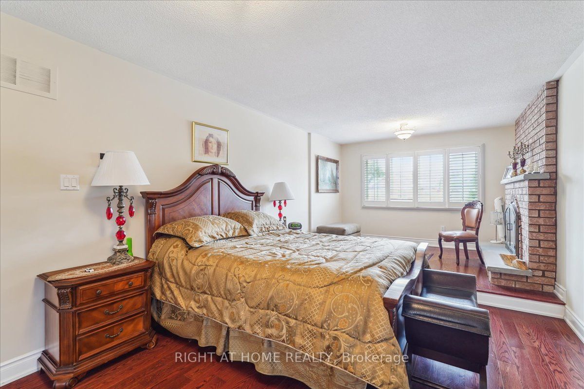 789 Shanahan Blvd
