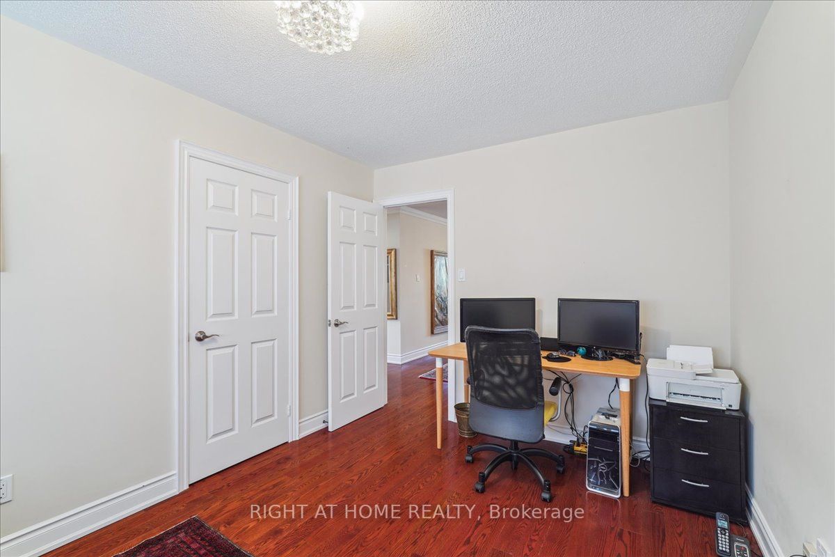 789 Shanahan Blvd
