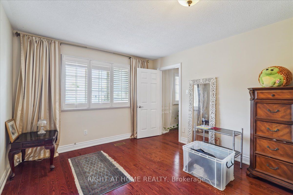 789 Shanahan Blvd