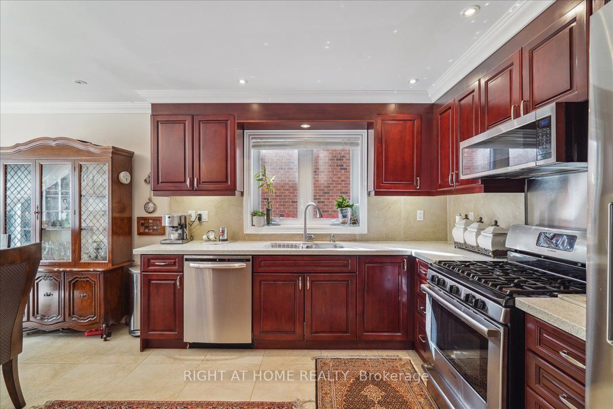 789 Shanahan Blvd