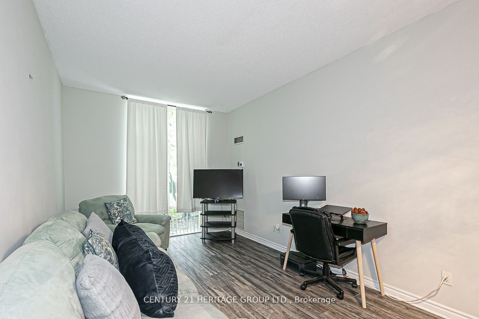 130 Pond Dr, #102