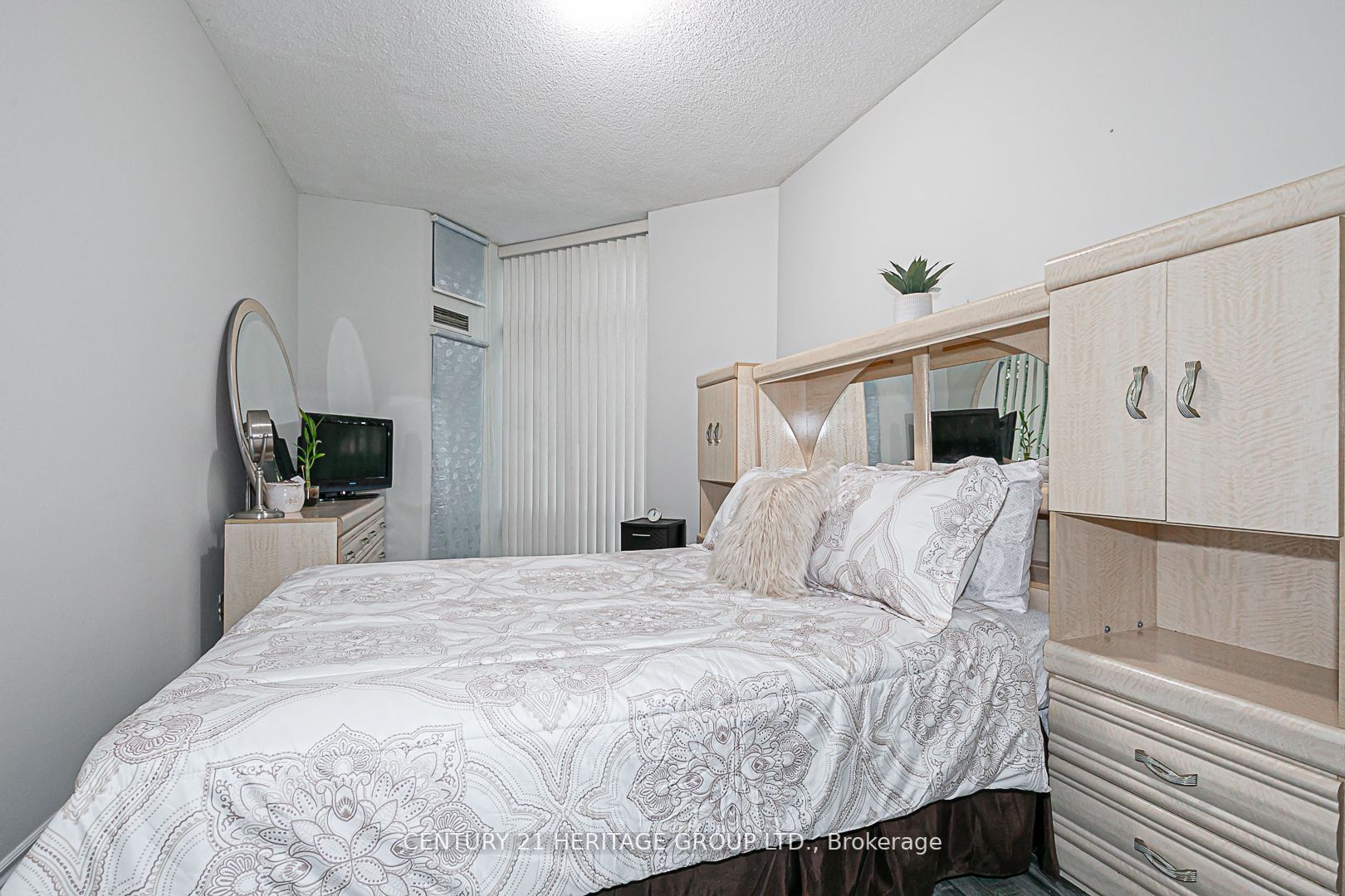 130 Pond Dr, #102