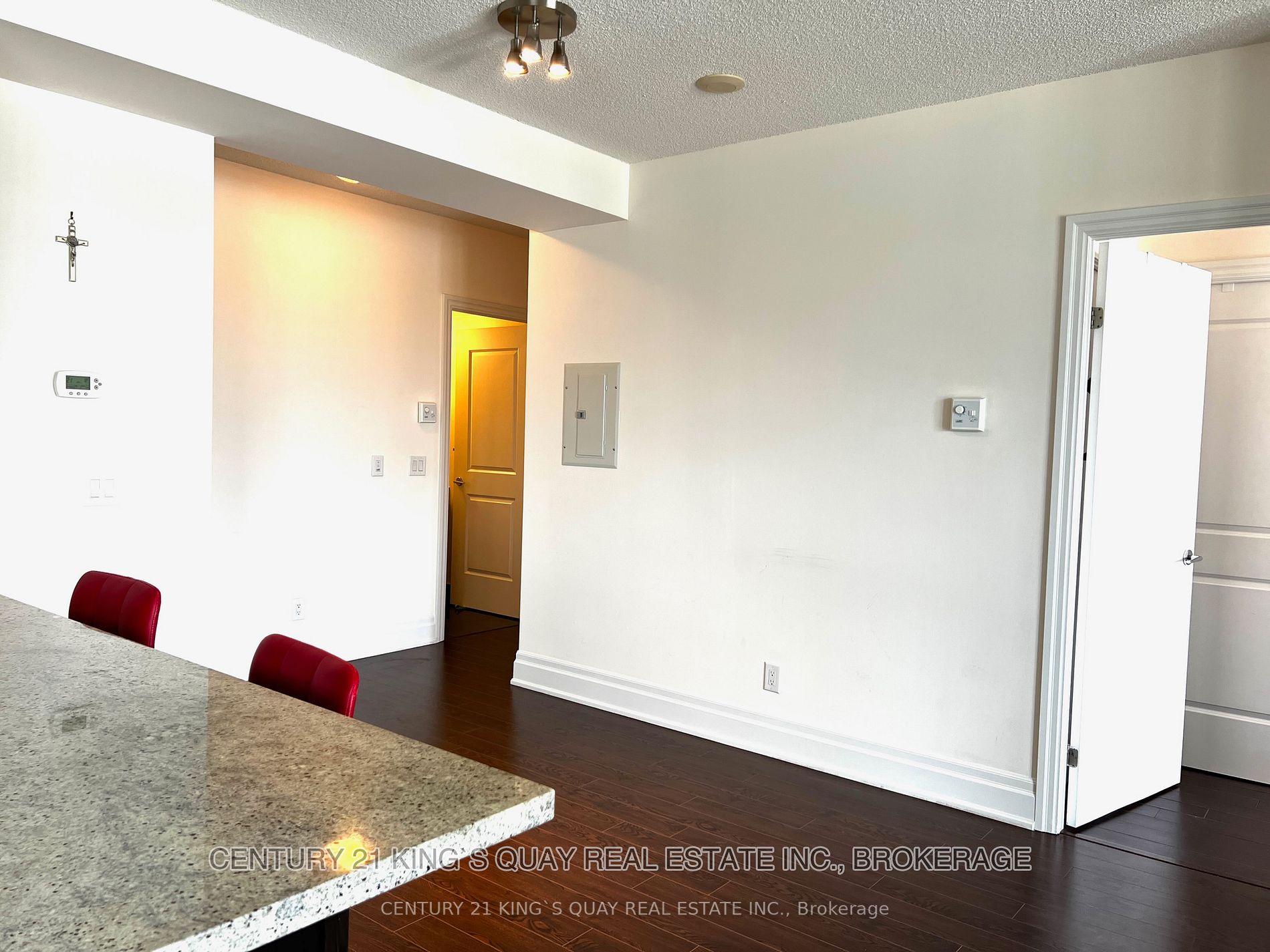 111 Upper Duke Crescent, #315