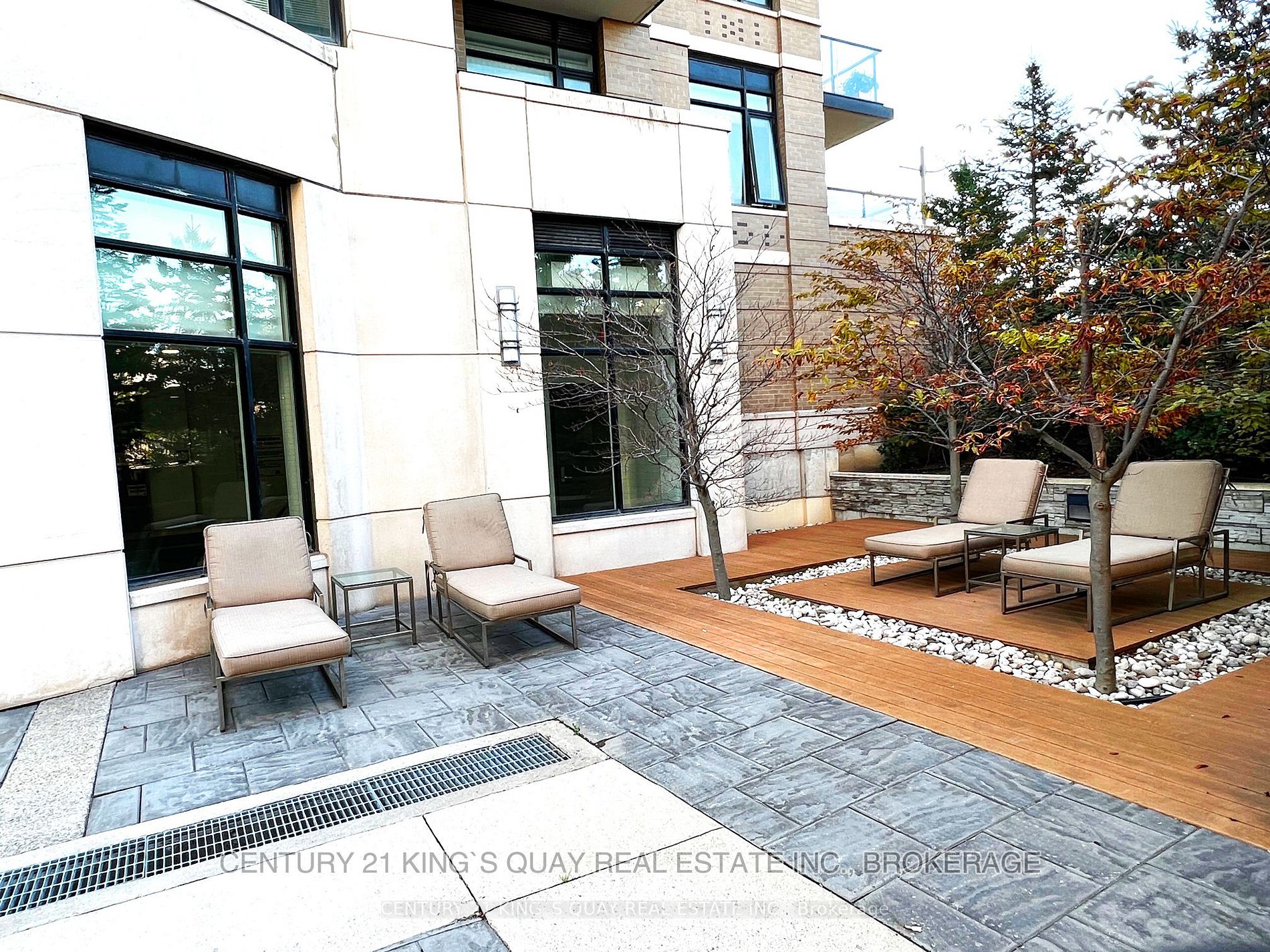 111 Upper Duke Crescent, #315
